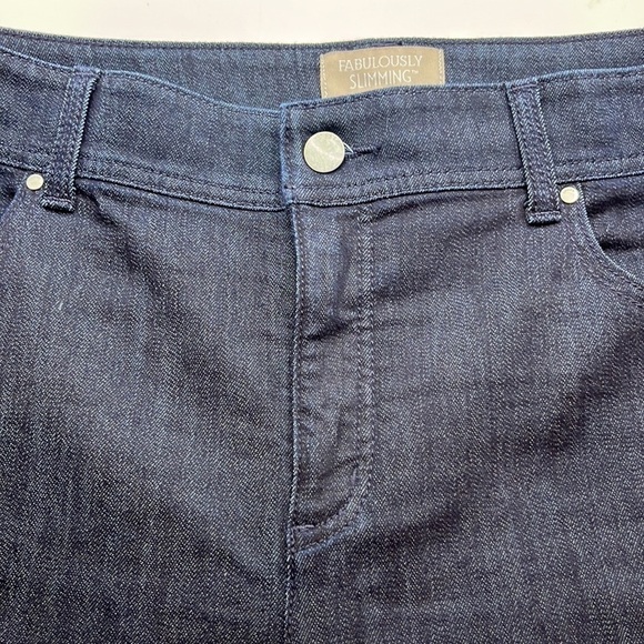 Chico’s Fabulously Slimming Capri High Rise Size 1 M/8 - Picture 15 of 16